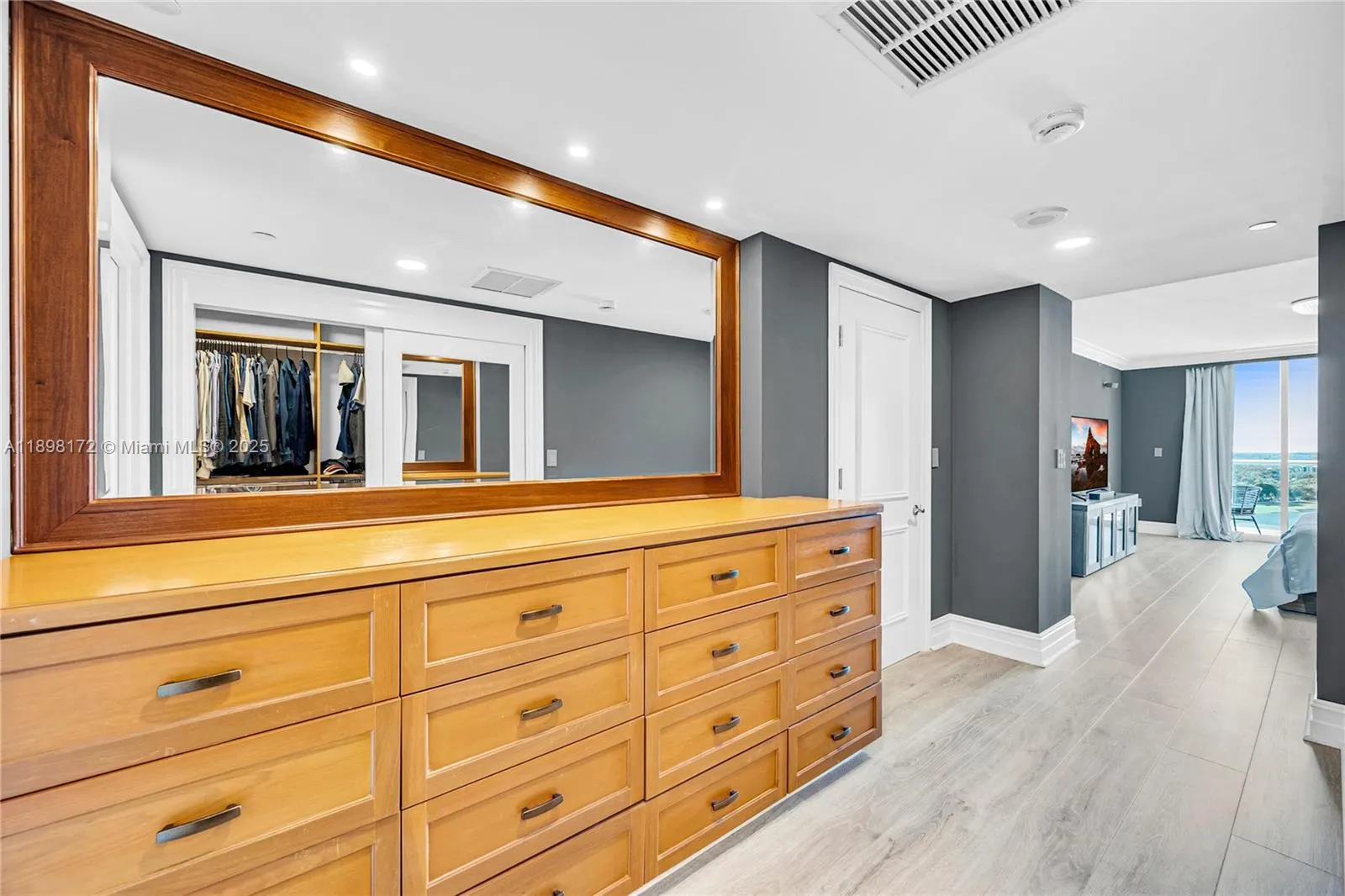 20201 E Country Club Dr, #1907