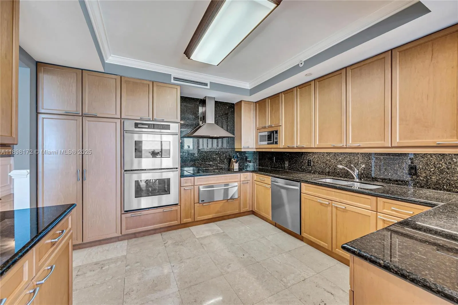 20201 E Country Club Dr, #1907