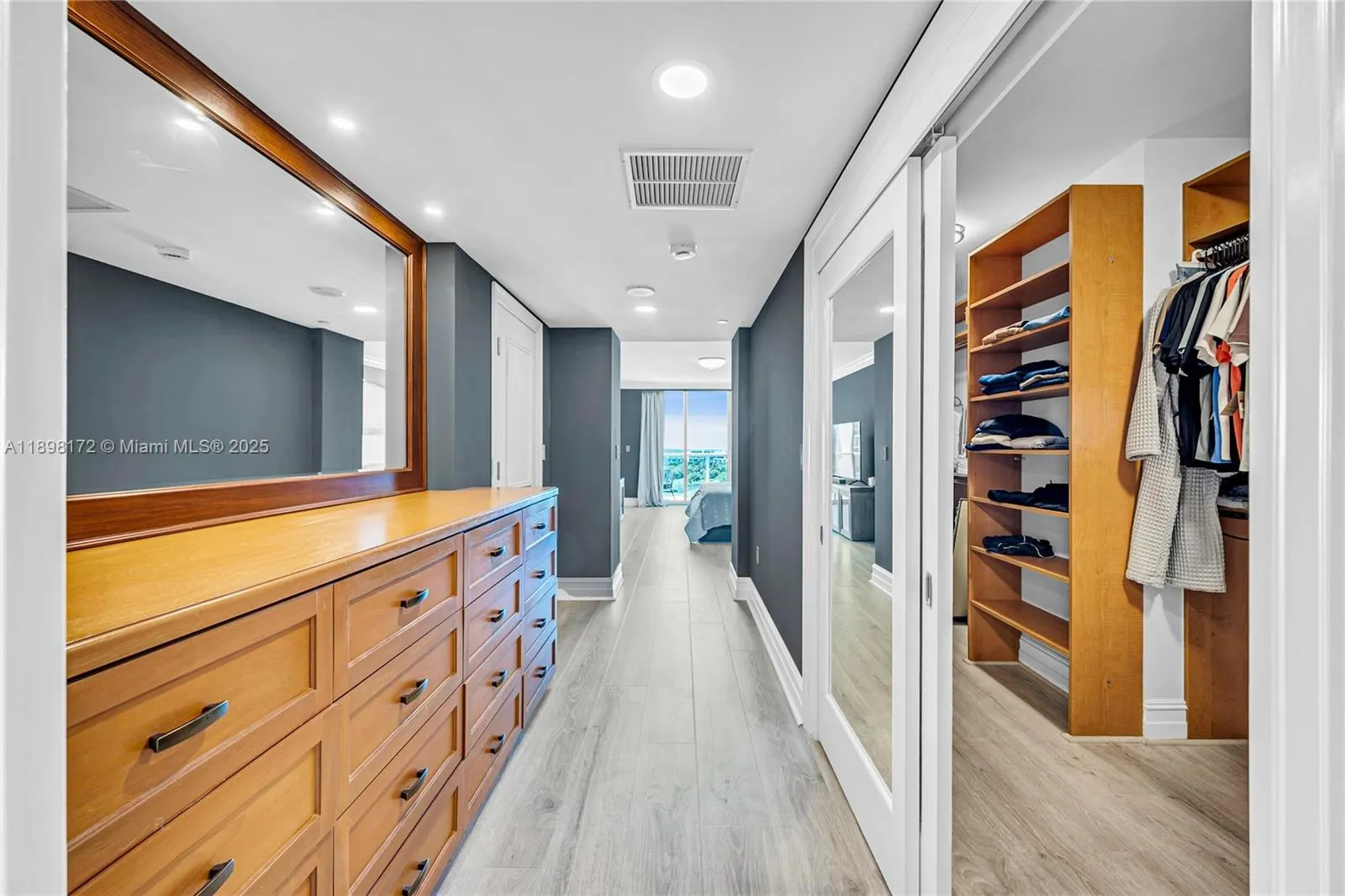 20201 E Country Club Dr, #1907