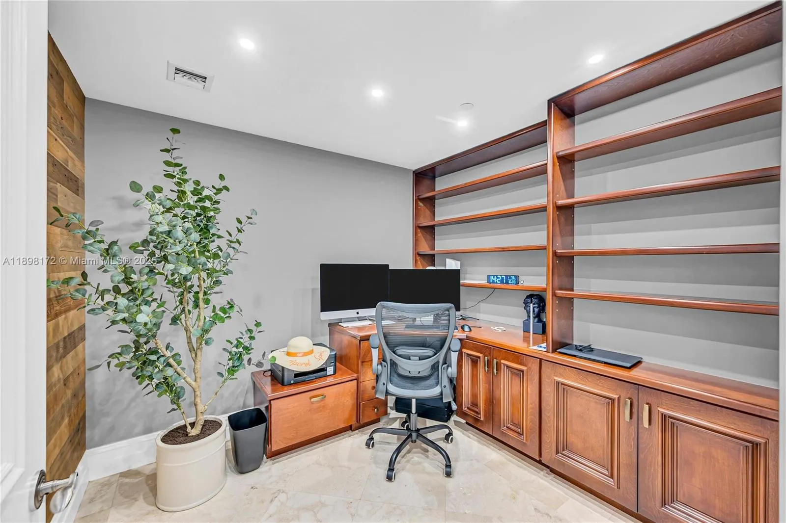 20201 E Country Club Dr, #1907