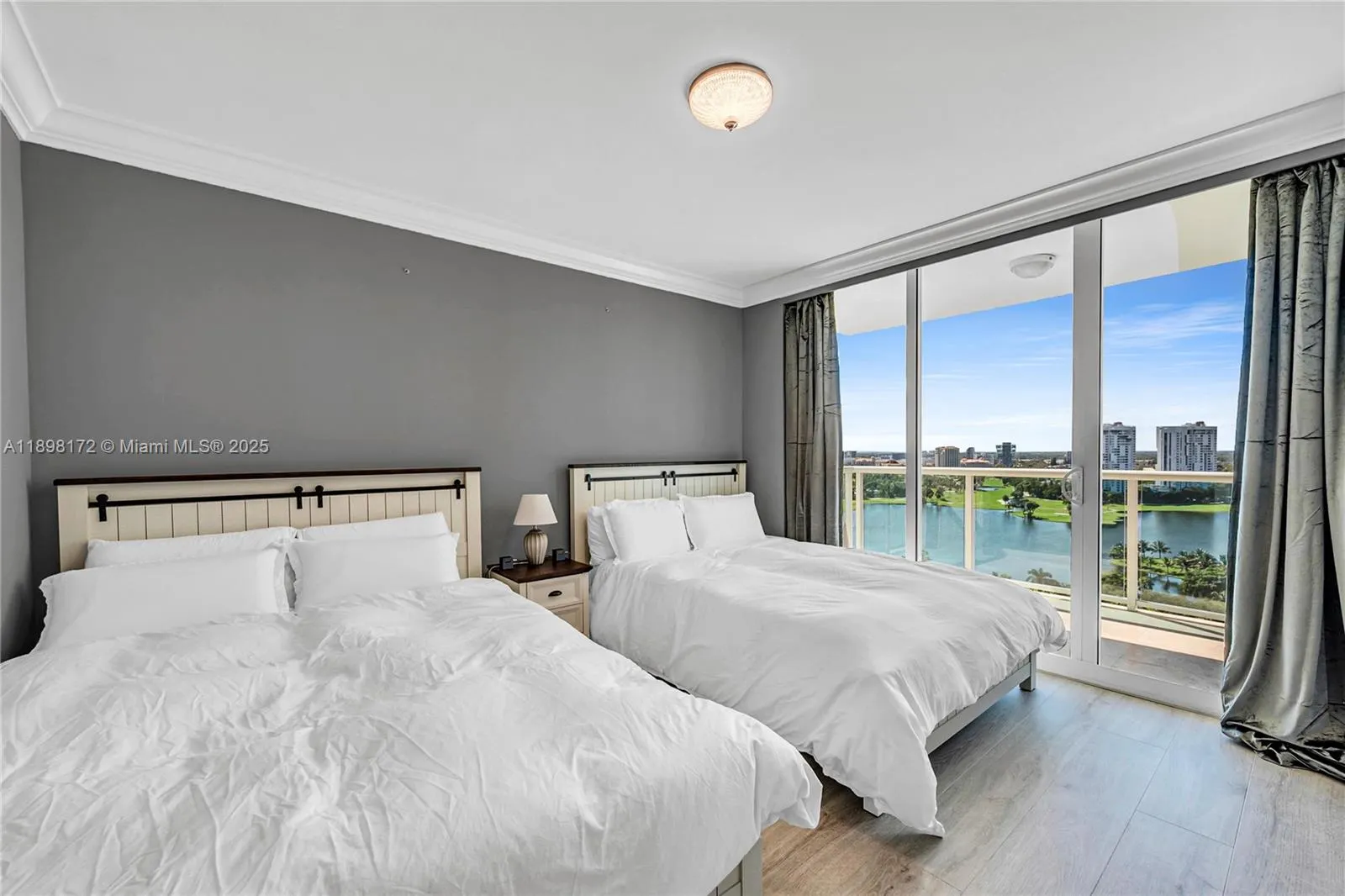 20201 E Country Club Dr, #1907