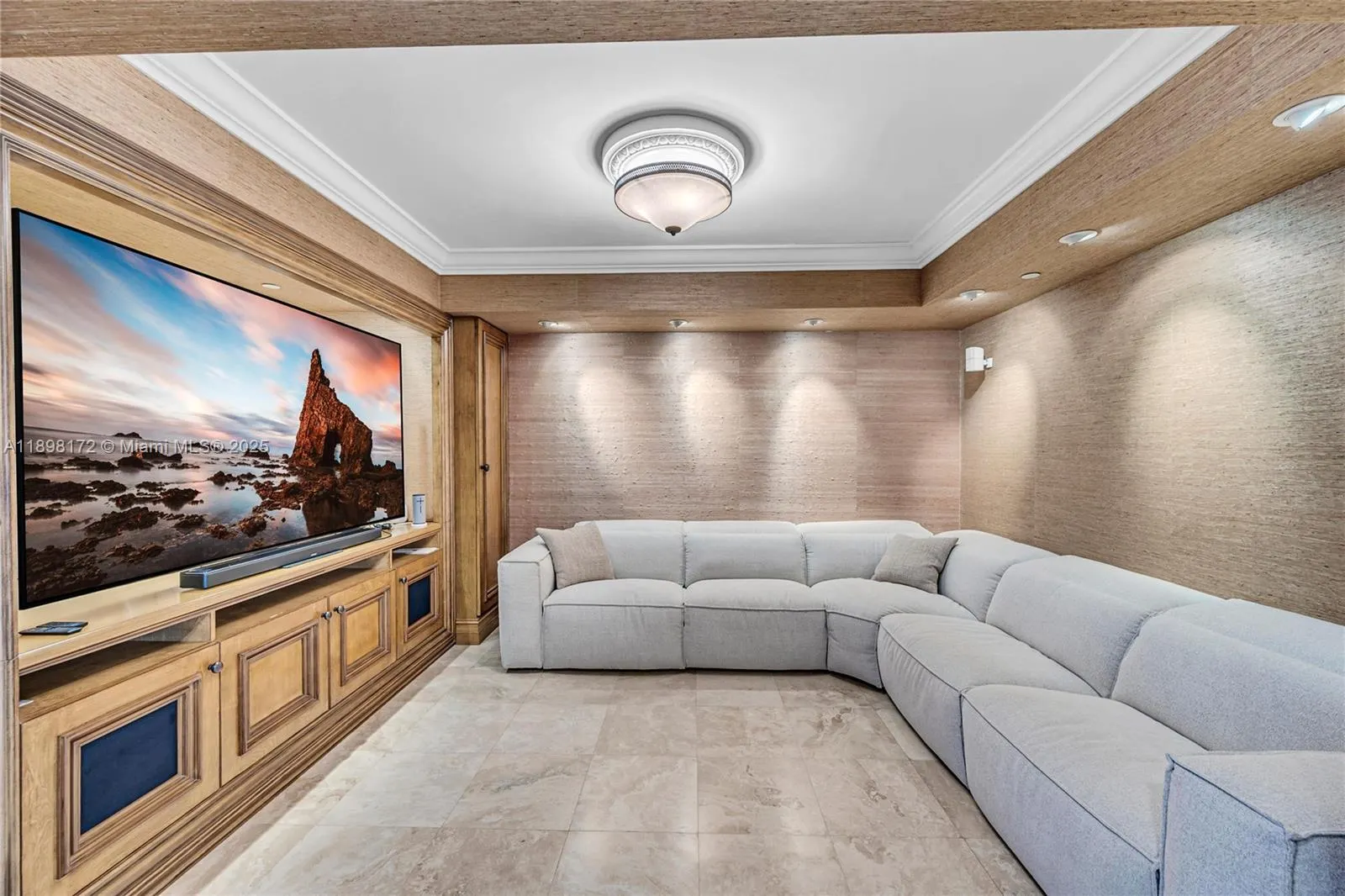 20201 E Country Club Dr, #1907