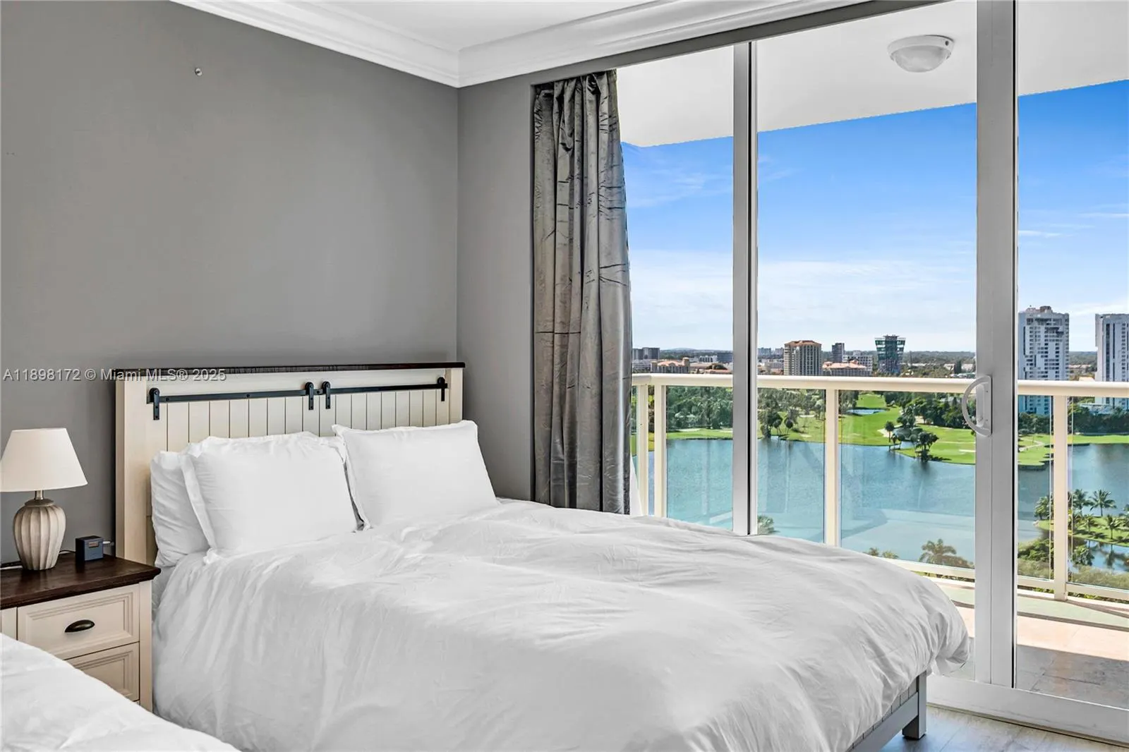 20201 E Country Club Dr, #1907