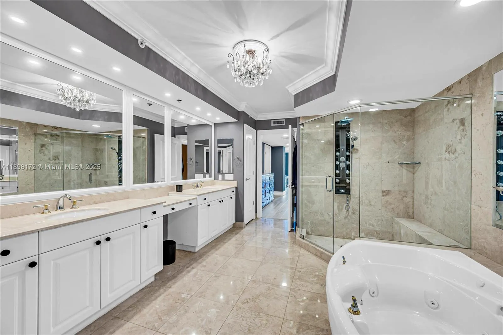 20201 E Country Club Dr, #1907