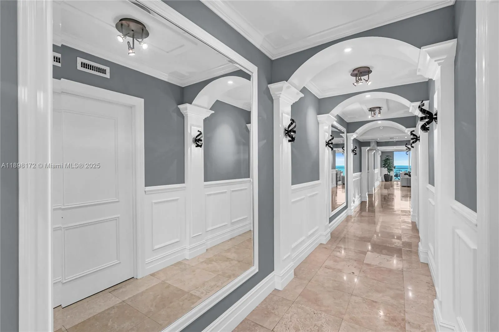 20201 E Country Club Dr, #1907