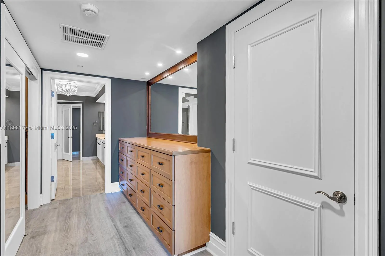 20201 E Country Club Dr, #1907