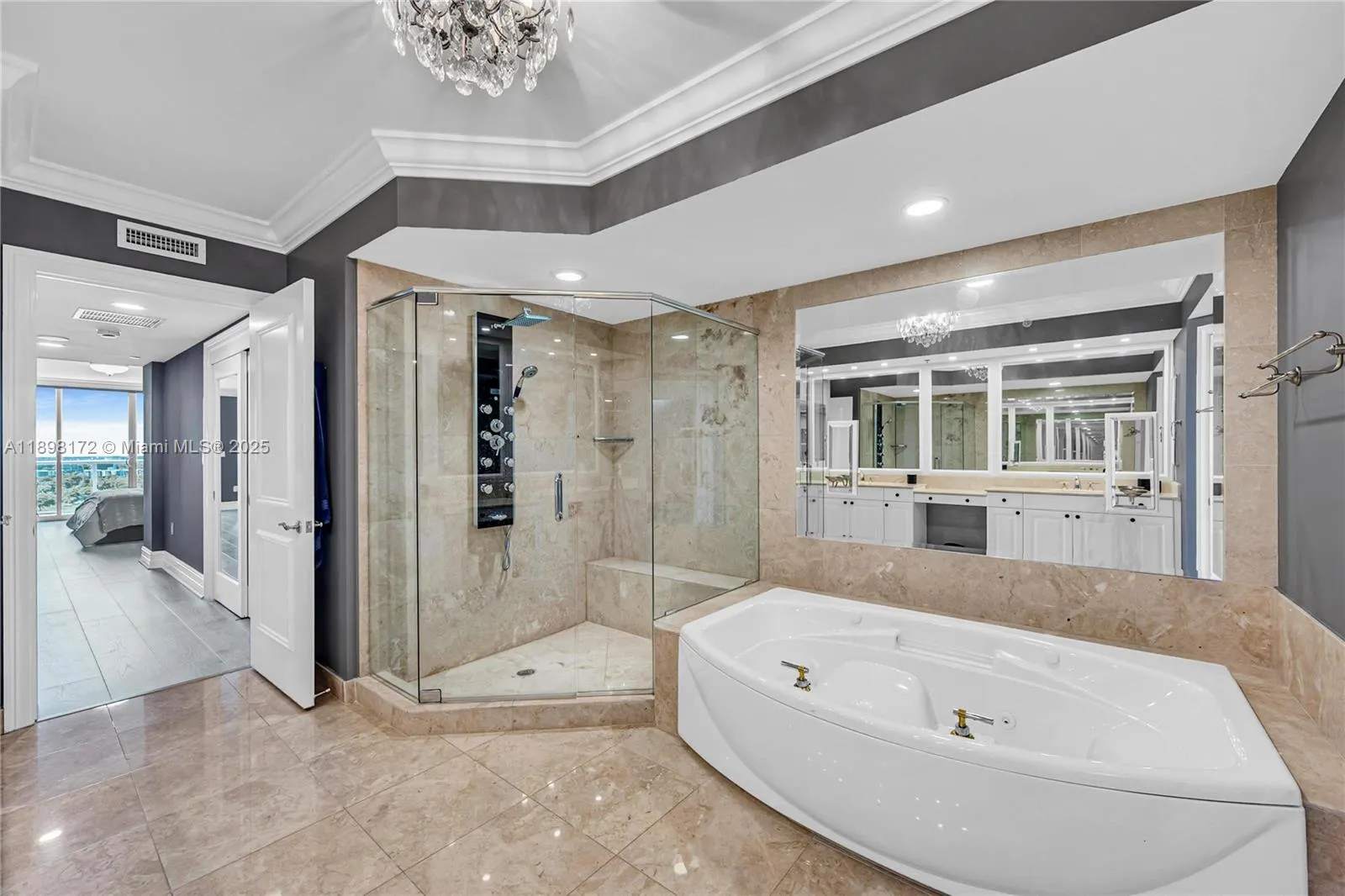 20201 E Country Club Dr, #1907