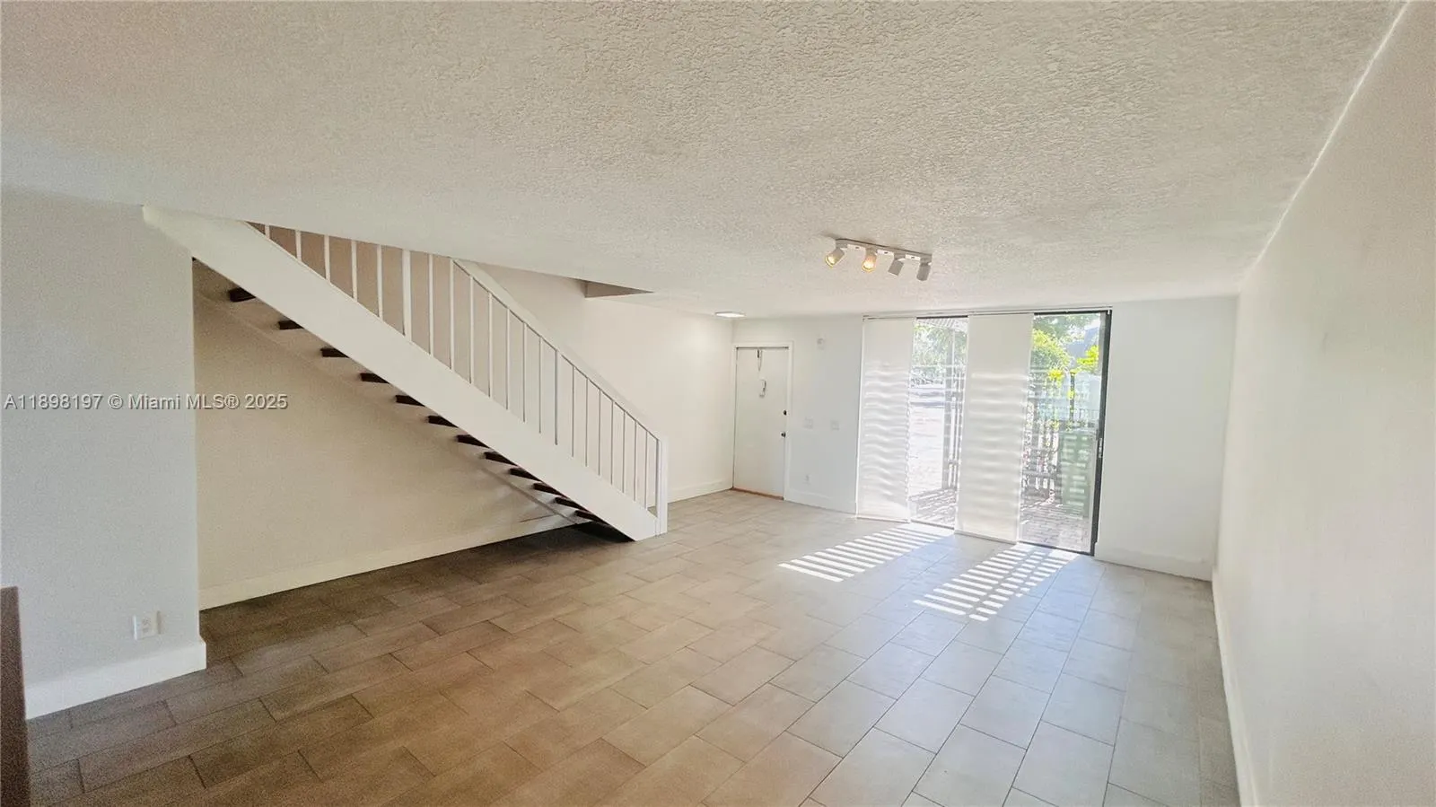 1666 NW 113th Way