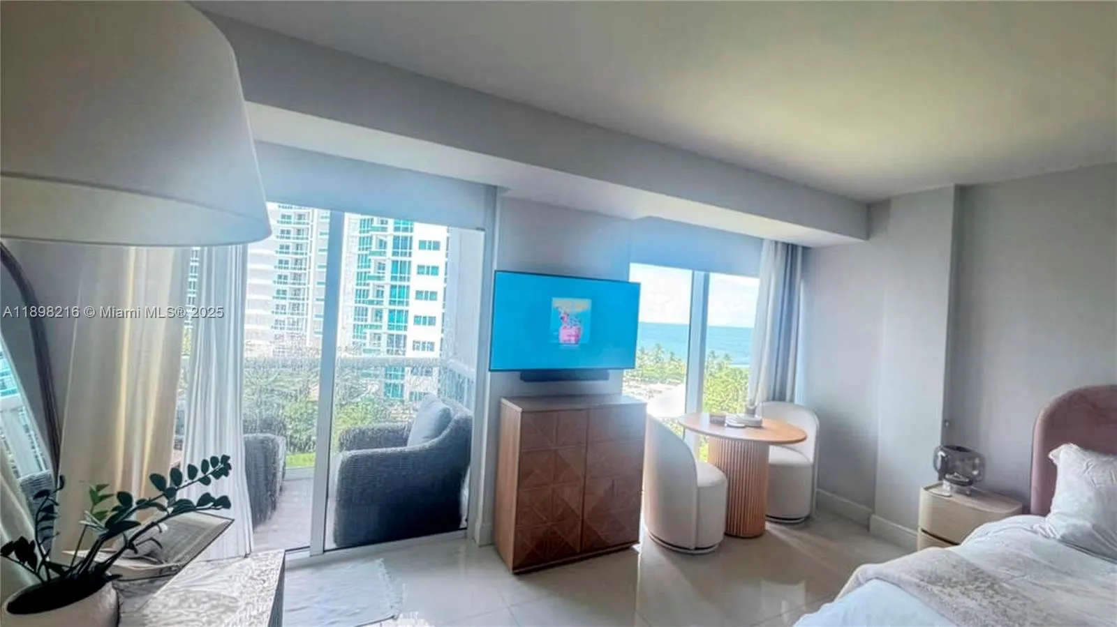 10275 Collins Ave, #802