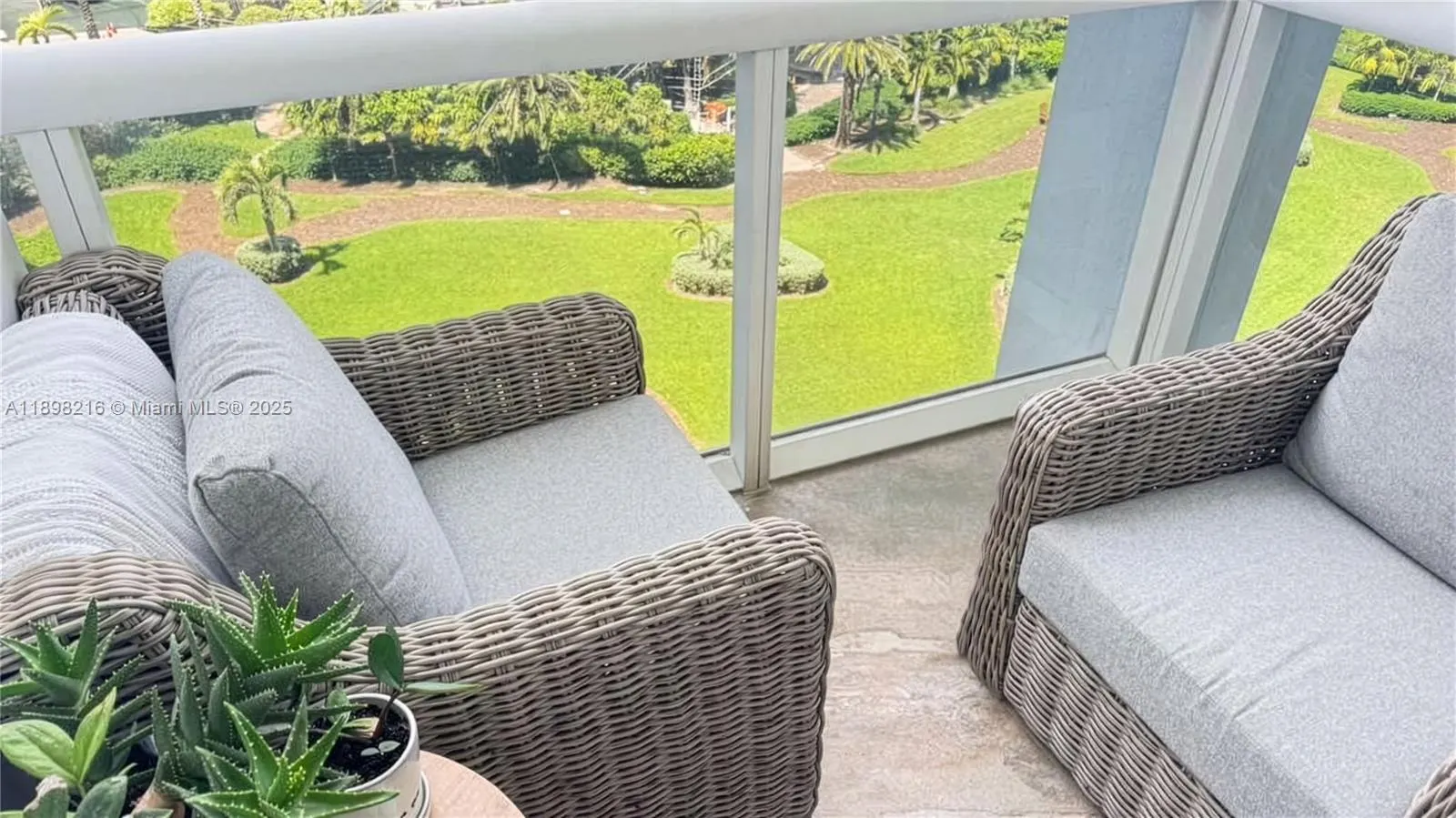 10275 Collins Ave, #802