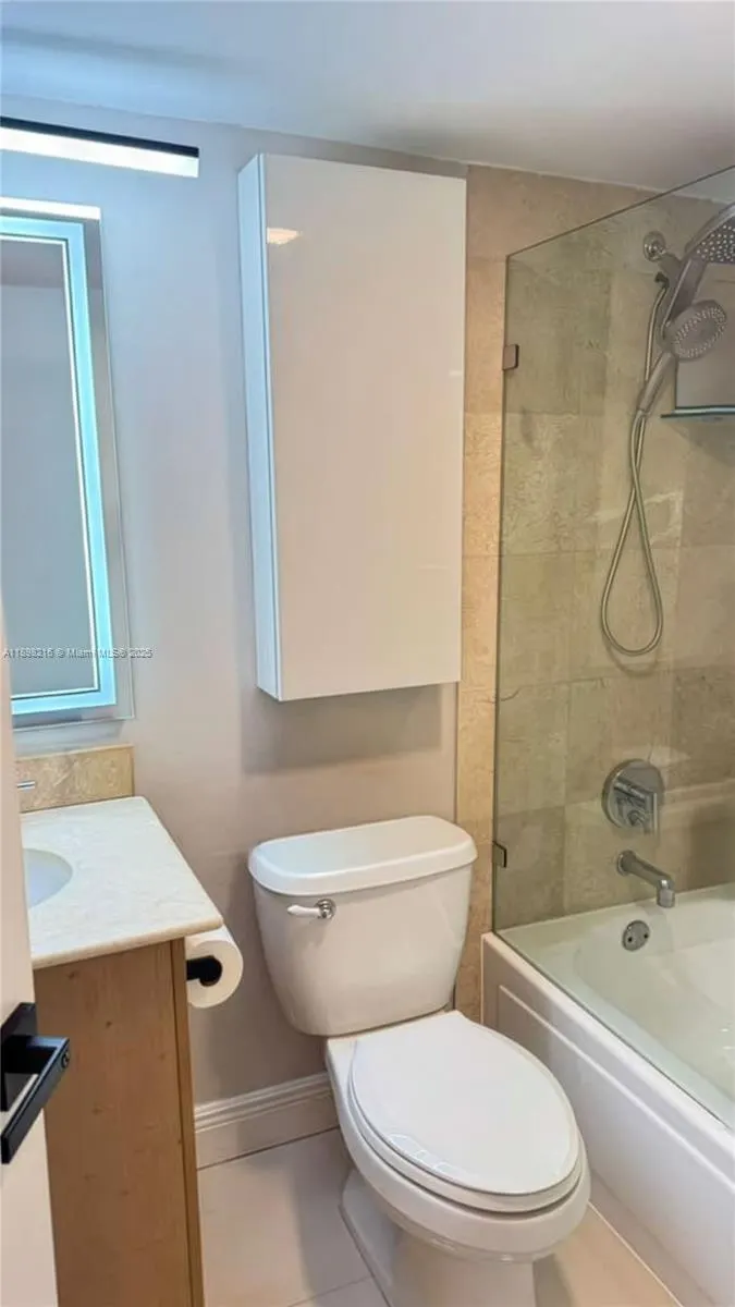 10275 Collins Ave, #802