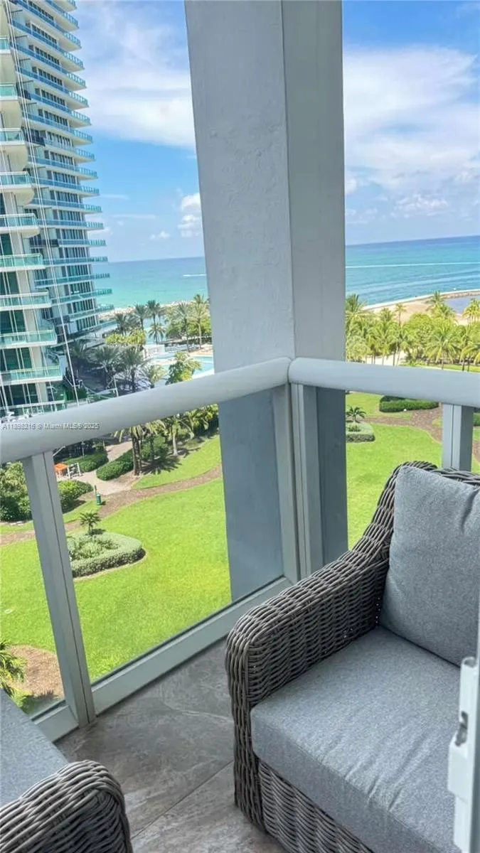 10275 Collins Ave, #802