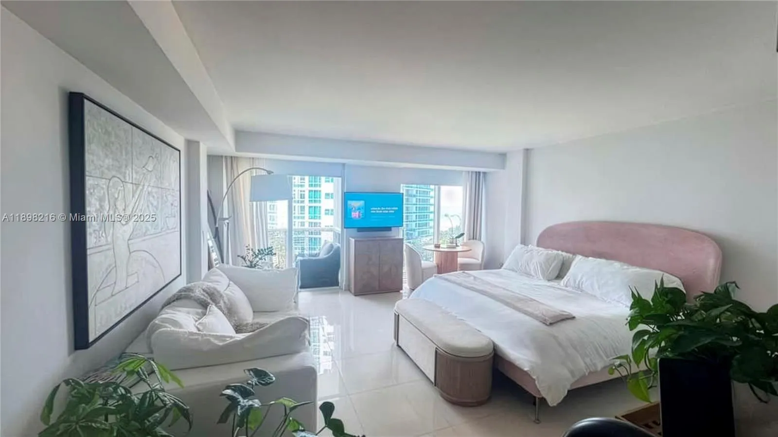 10275 Collins Ave, #802