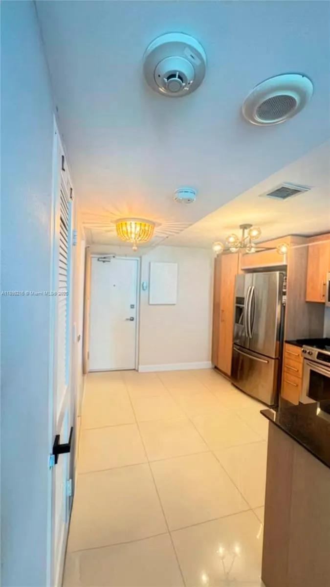 10275 Collins Ave, #802