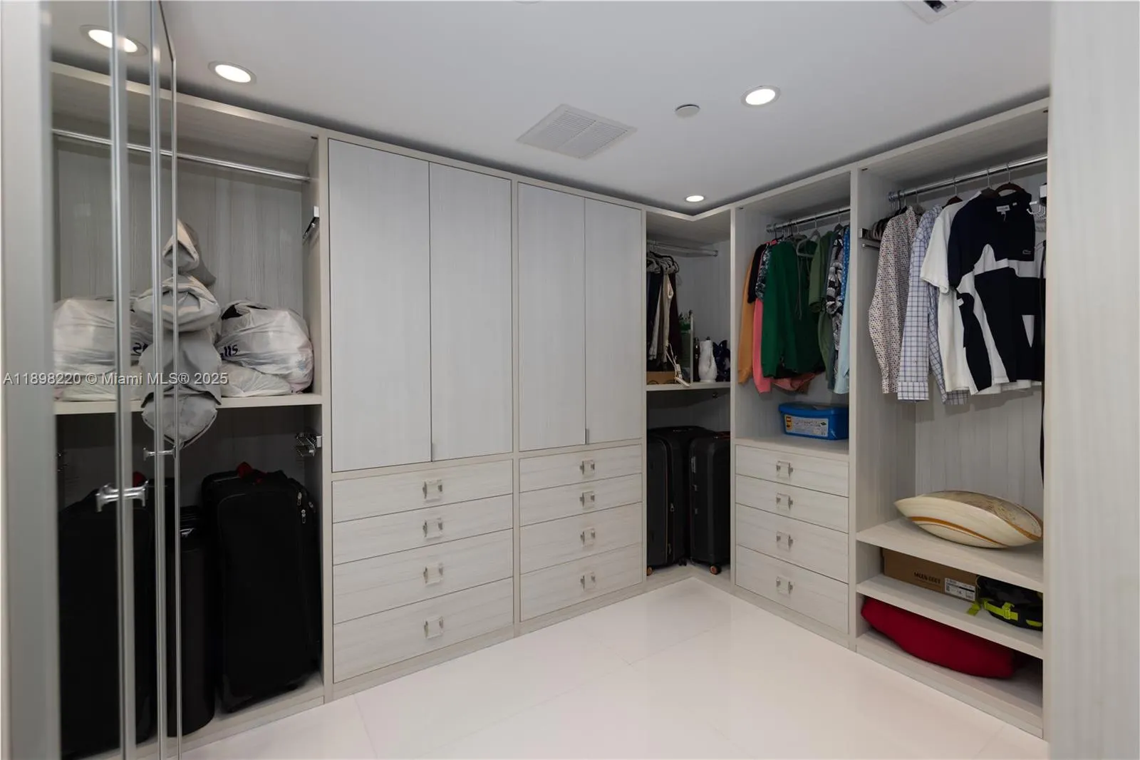 100 Lincoln Rd, #747