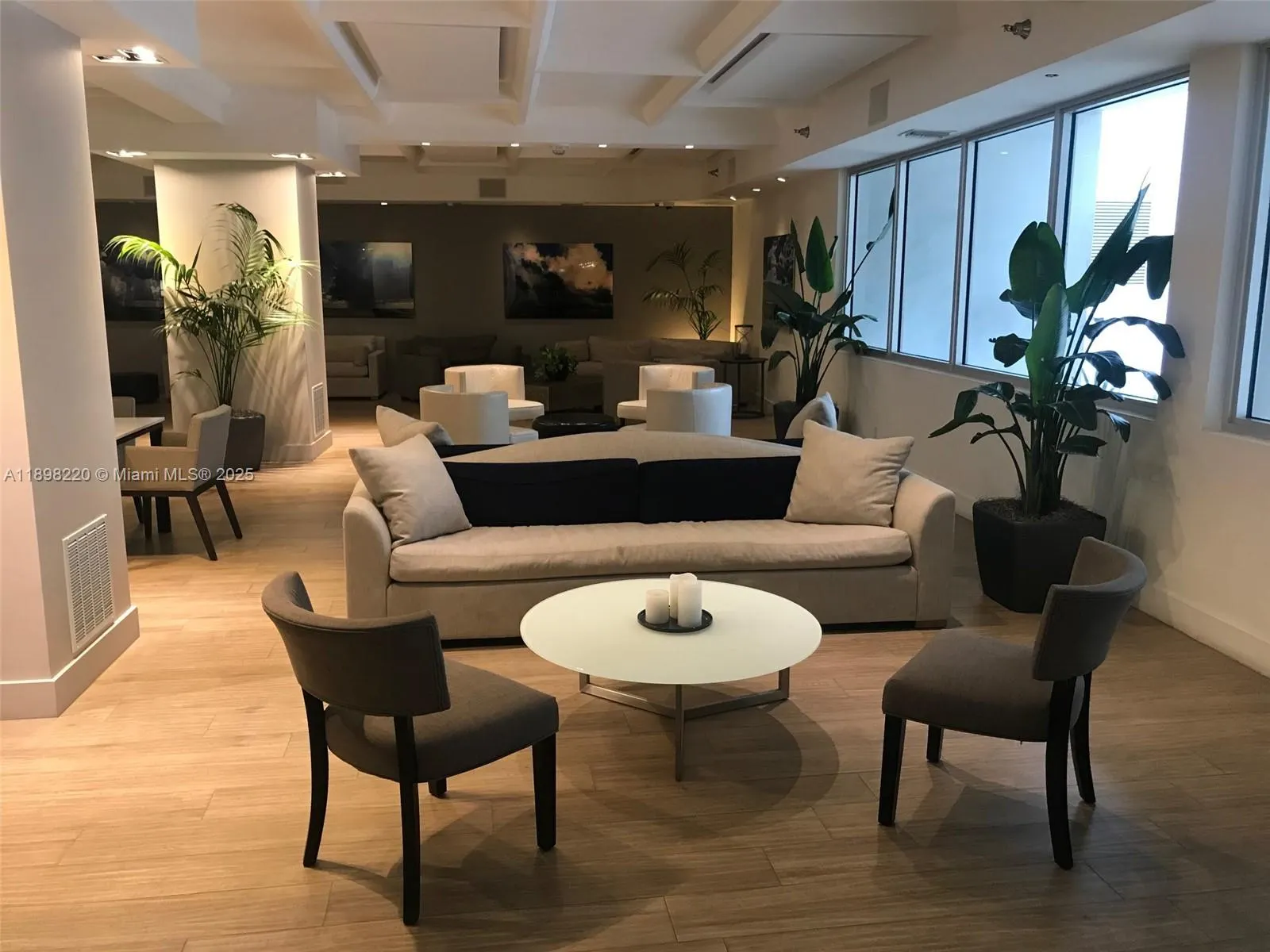 100 Lincoln Rd, #747