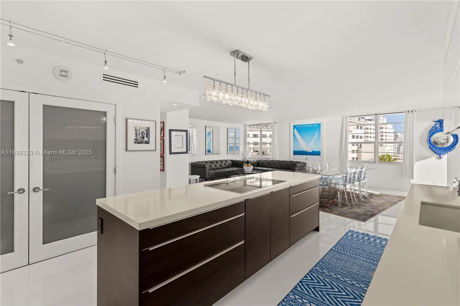 100 Lincoln Rd, #747