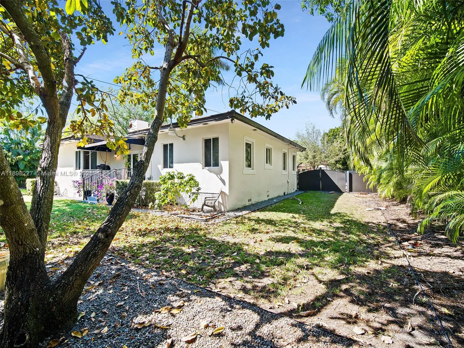 330 Viscaya Ave