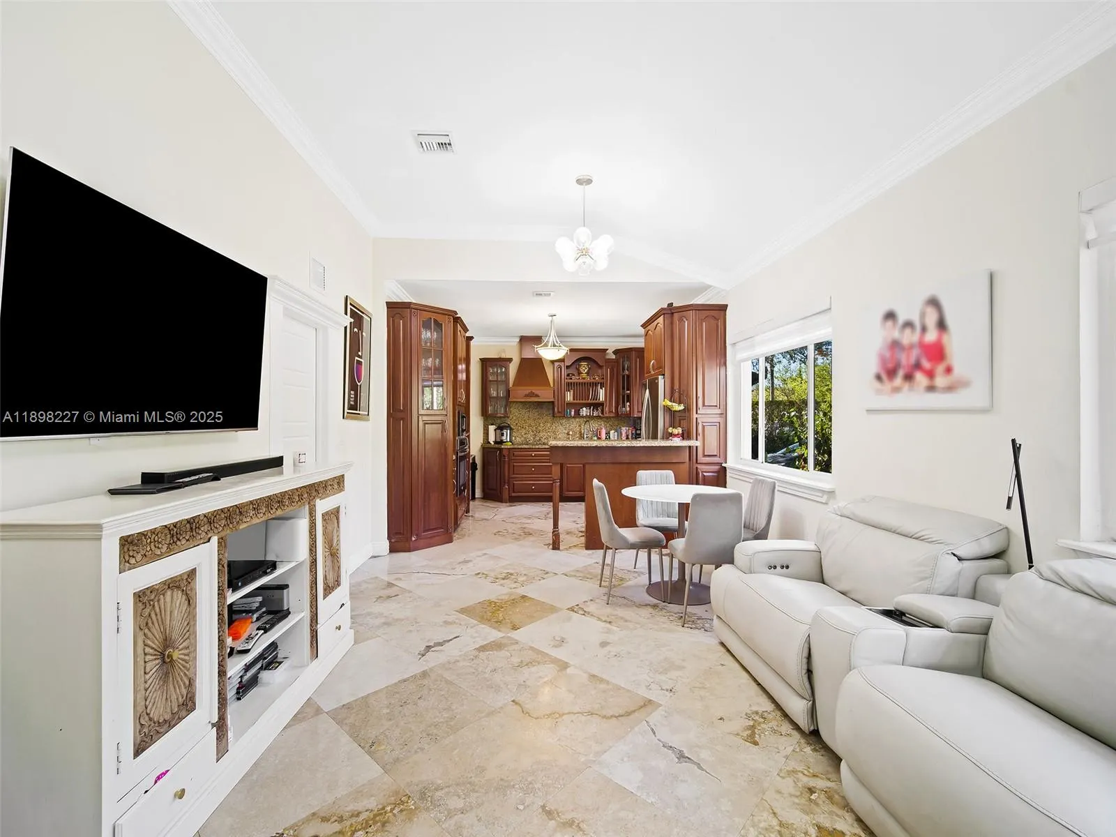 330 Viscaya Ave