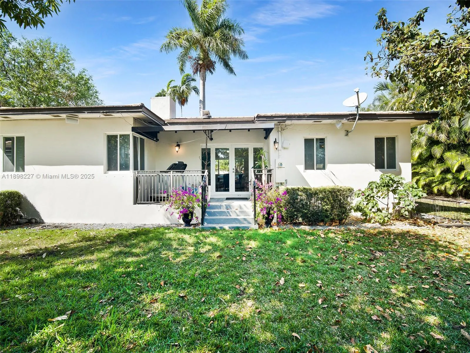 330 Viscaya Ave