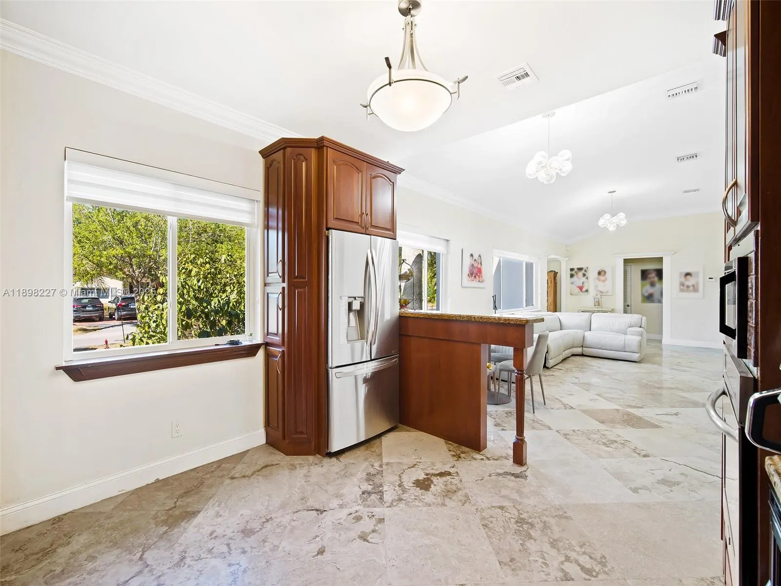 330 Viscaya Ave
