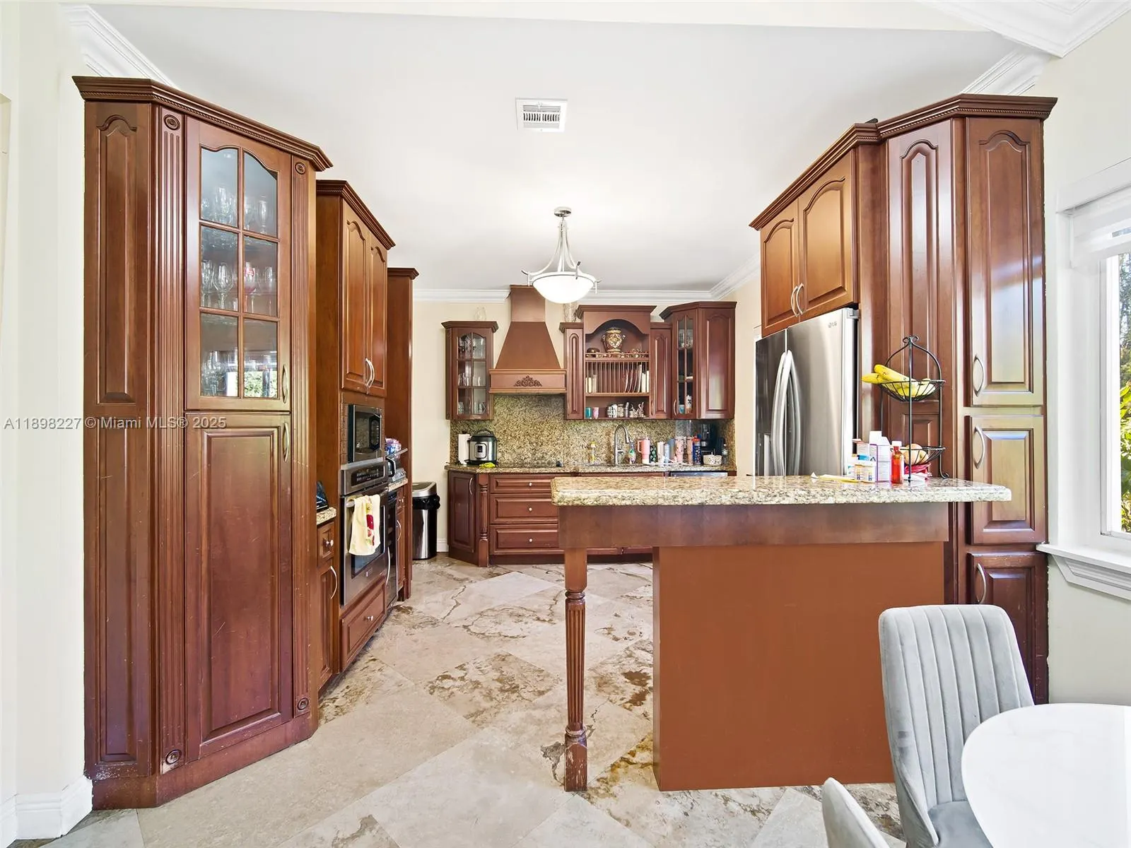 330 Viscaya Ave