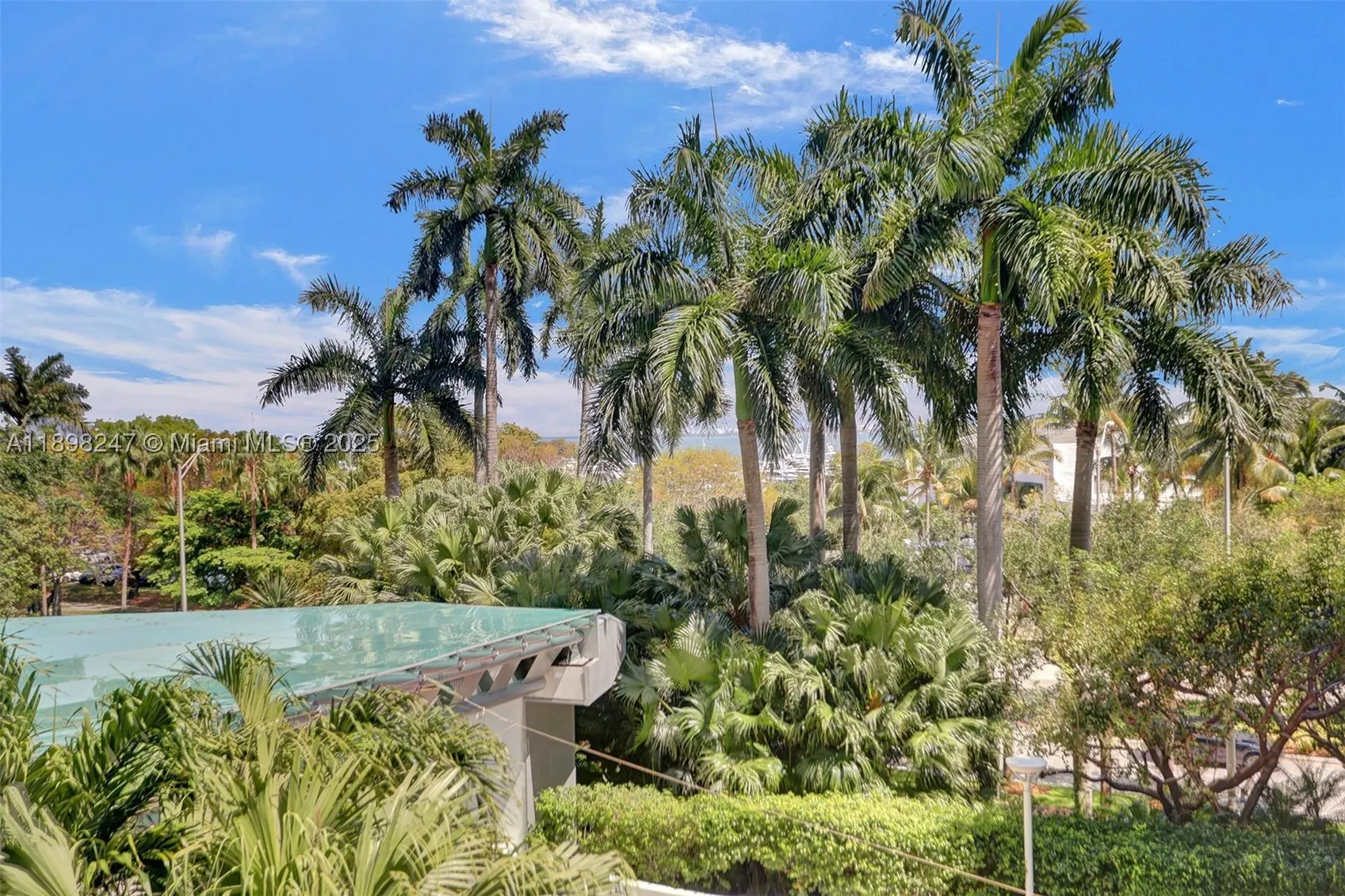 2627 S Bayshore Dr #506