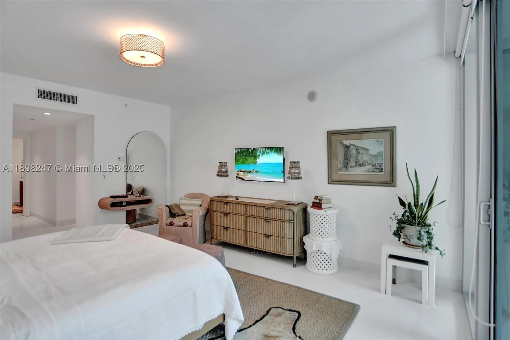 2627 S Bayshore Dr #506