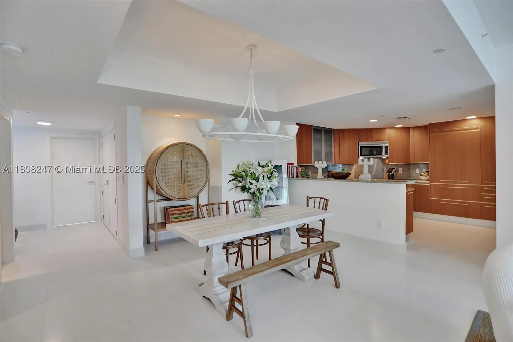 2627 S Bayshore Dr #506