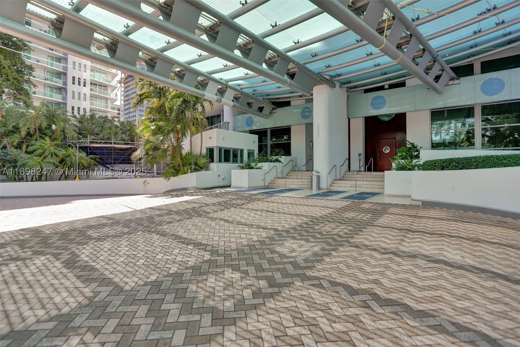 2627 S Bayshore Dr #506