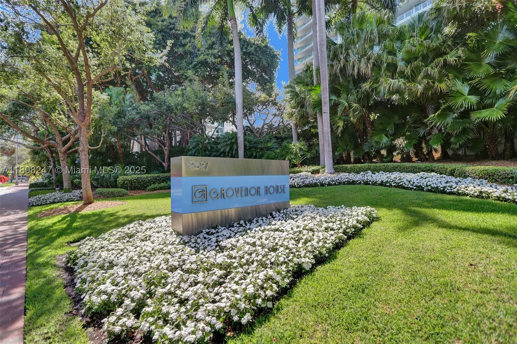 2627 S Bayshore Dr #506