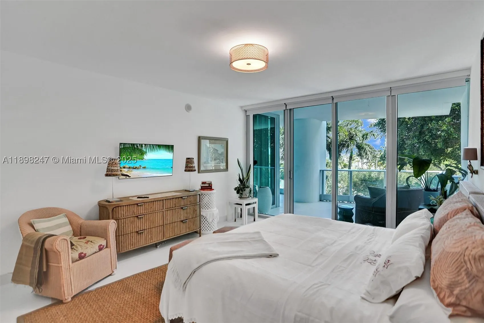 2627 S Bayshore Dr #506