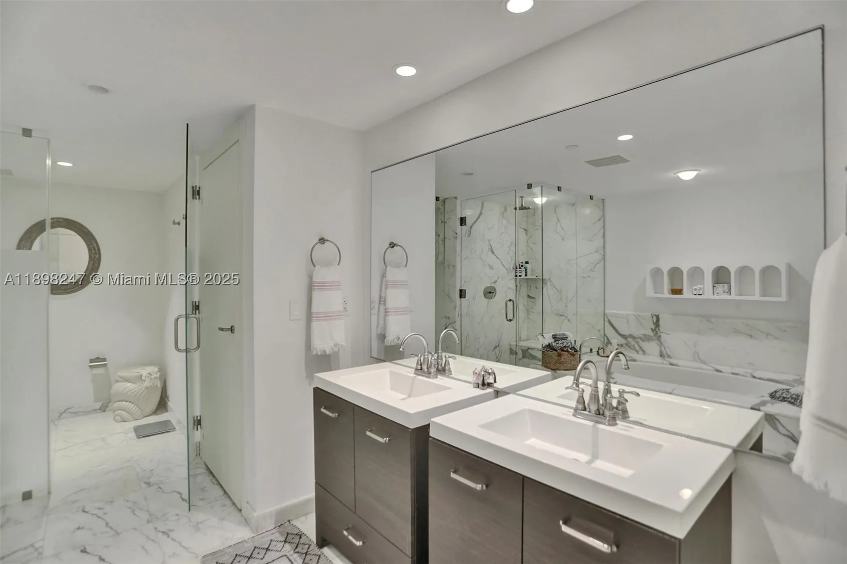 2627 S Bayshore Dr #506