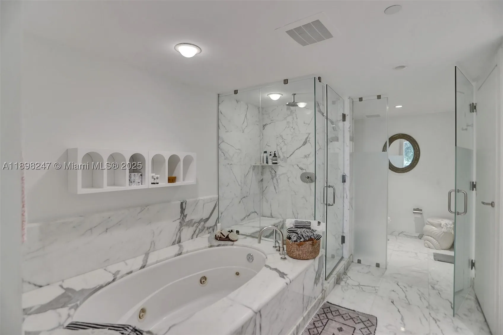2627 S Bayshore Dr #506