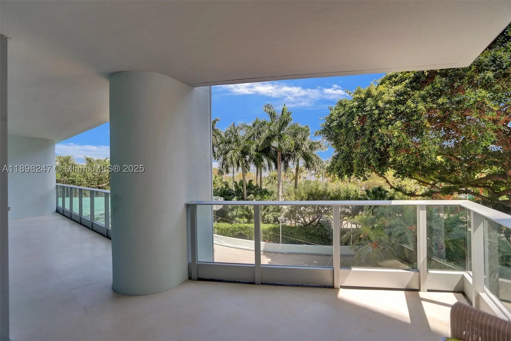 2627 S Bayshore Dr #506