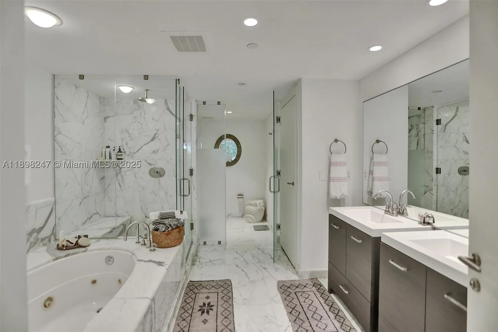 2627 S Bayshore Dr #506