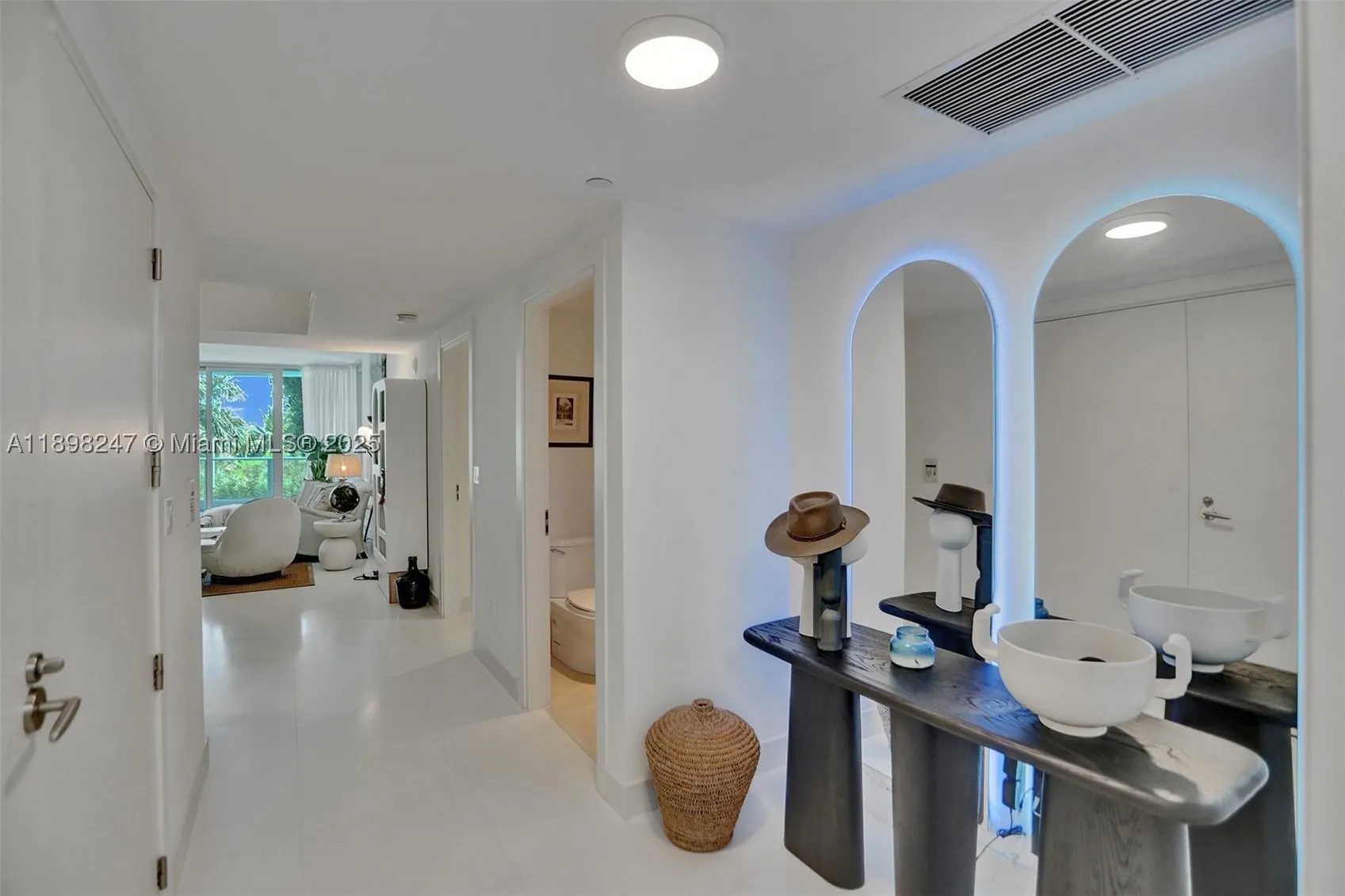 2627 S Bayshore Dr #506