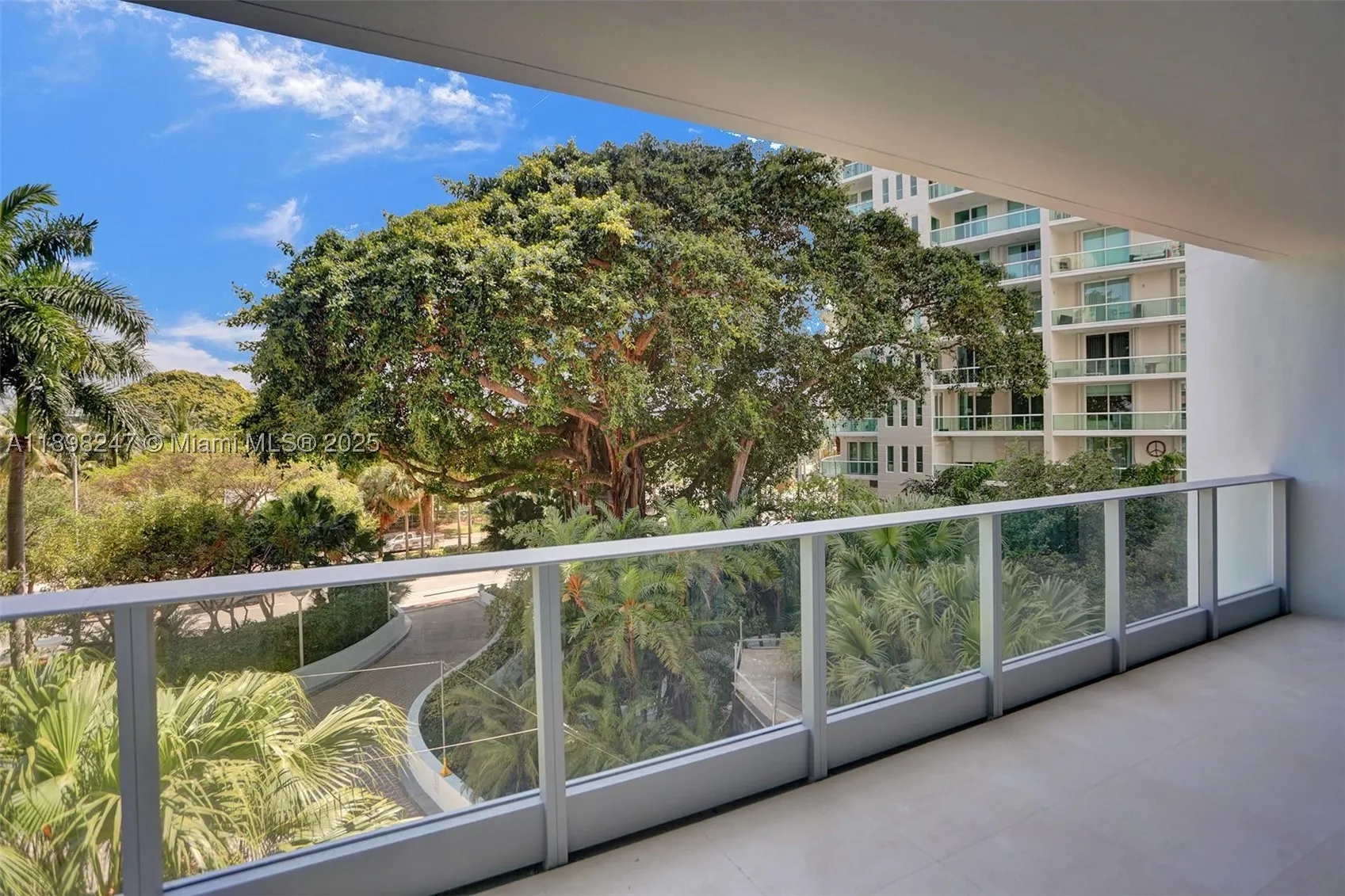 2627 S Bayshore Dr #506