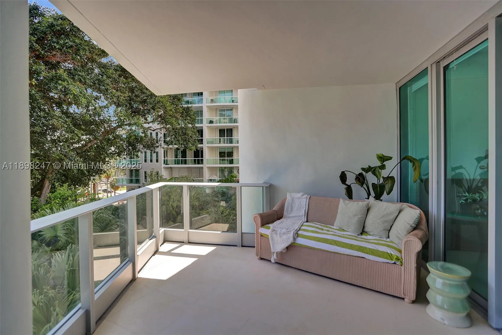 2627 S Bayshore Dr #506