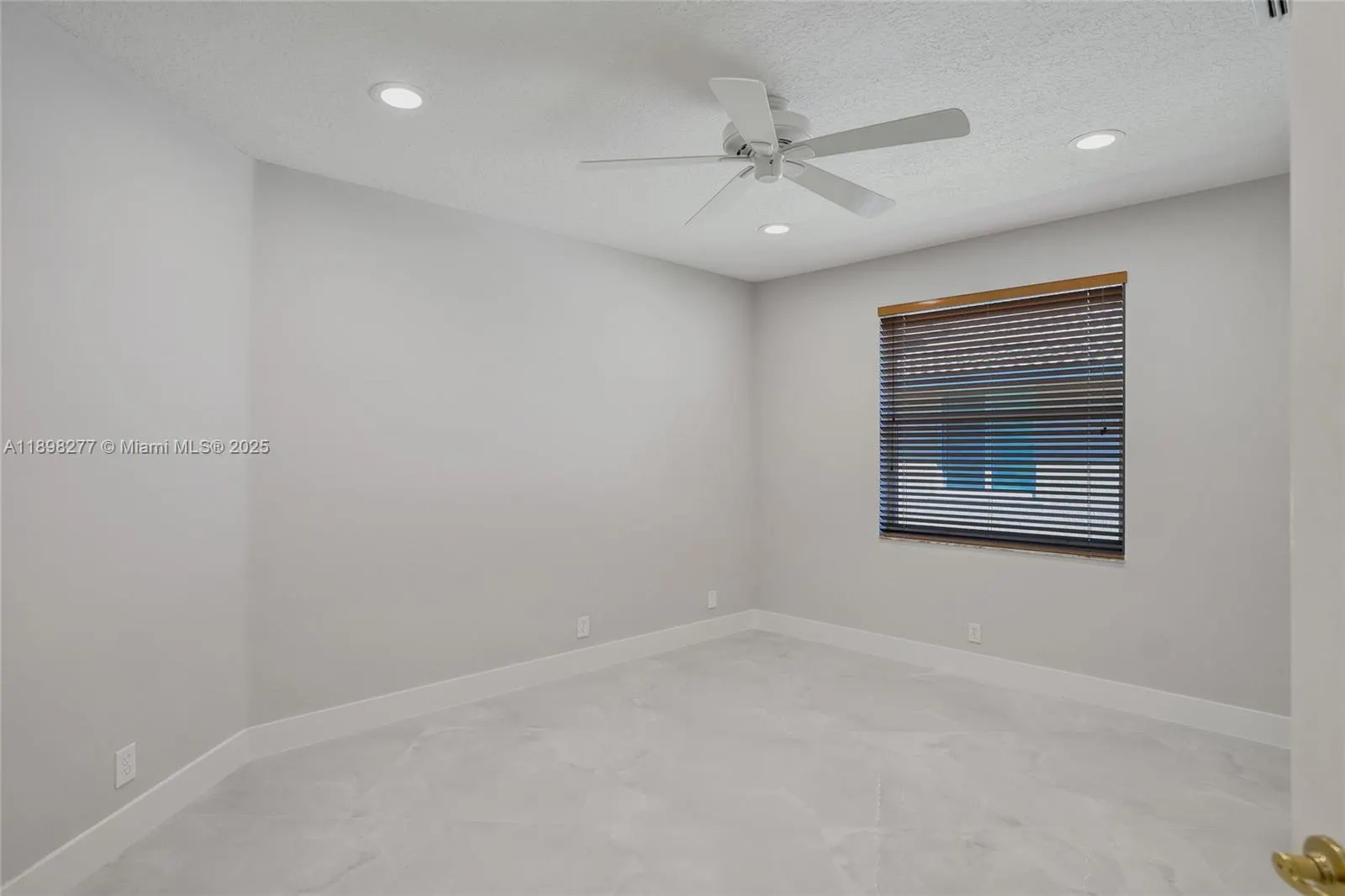 2553 Jardin Mnr