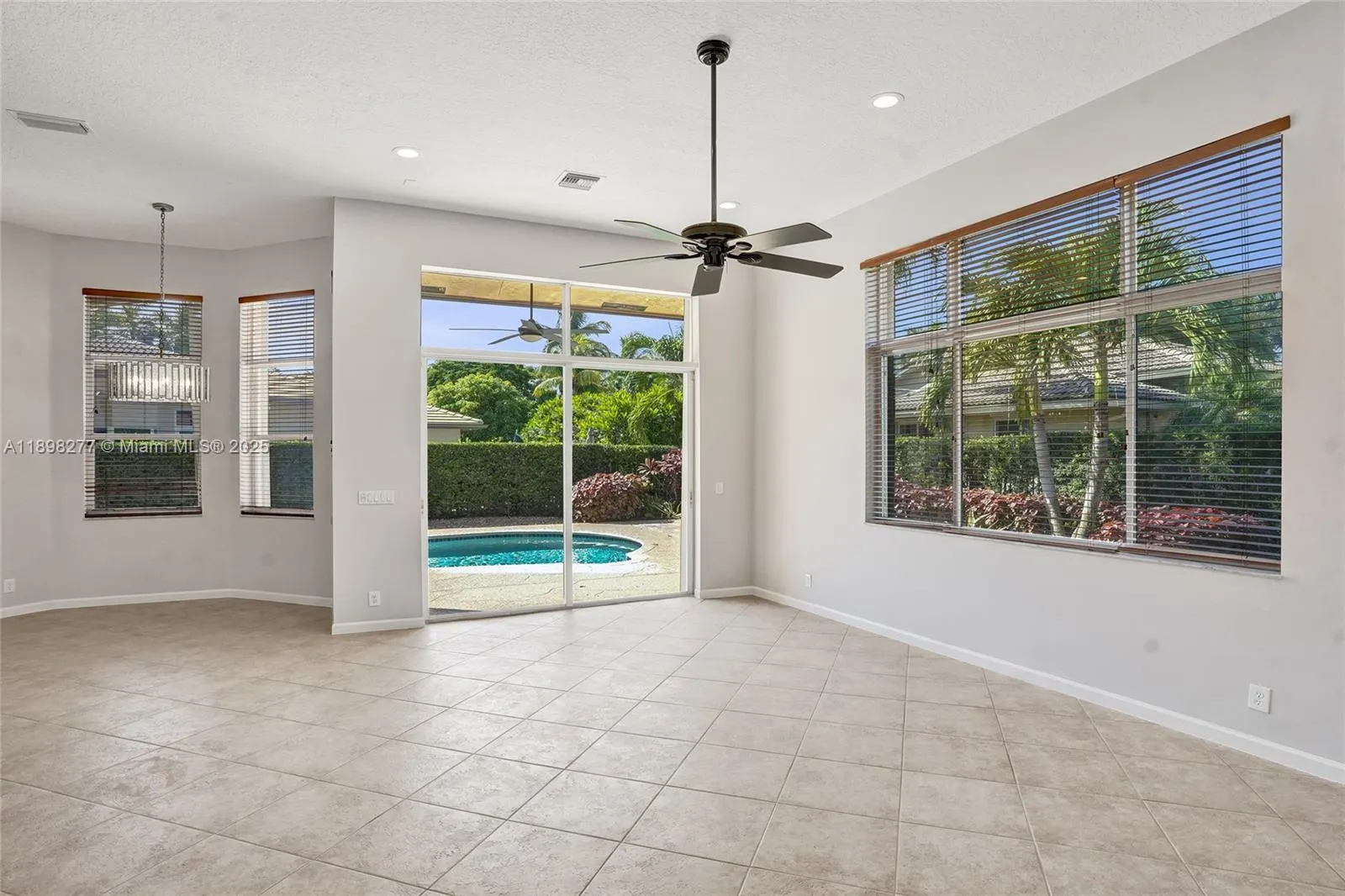 2553 Jardin Mnr