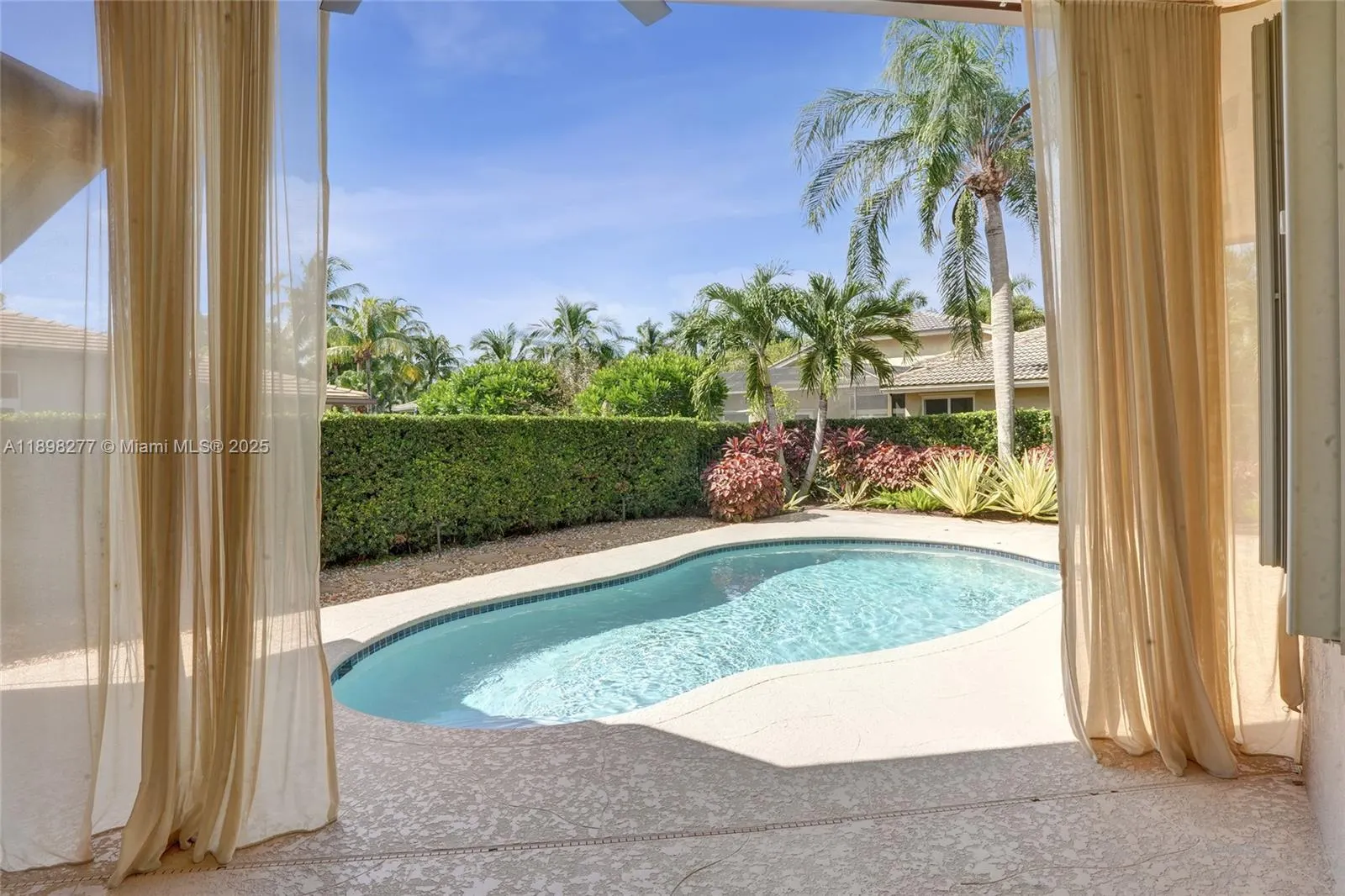 2553 Jardin Mnr