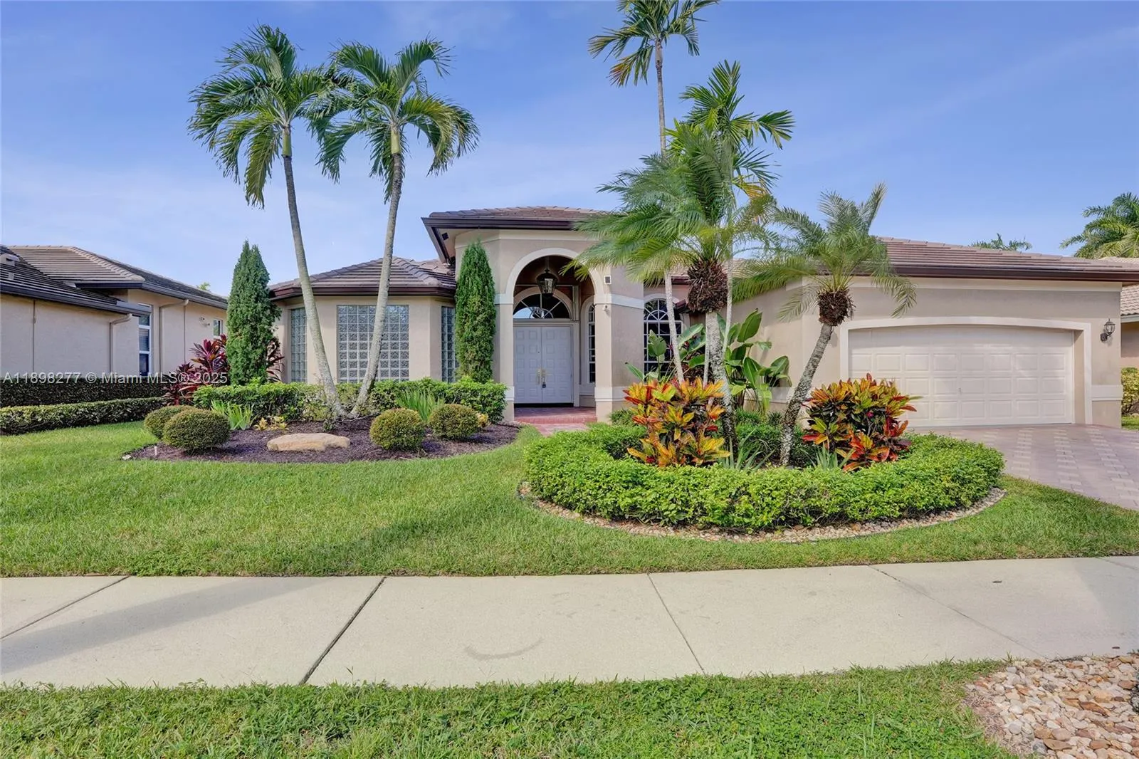 2553 Jardin Mnr