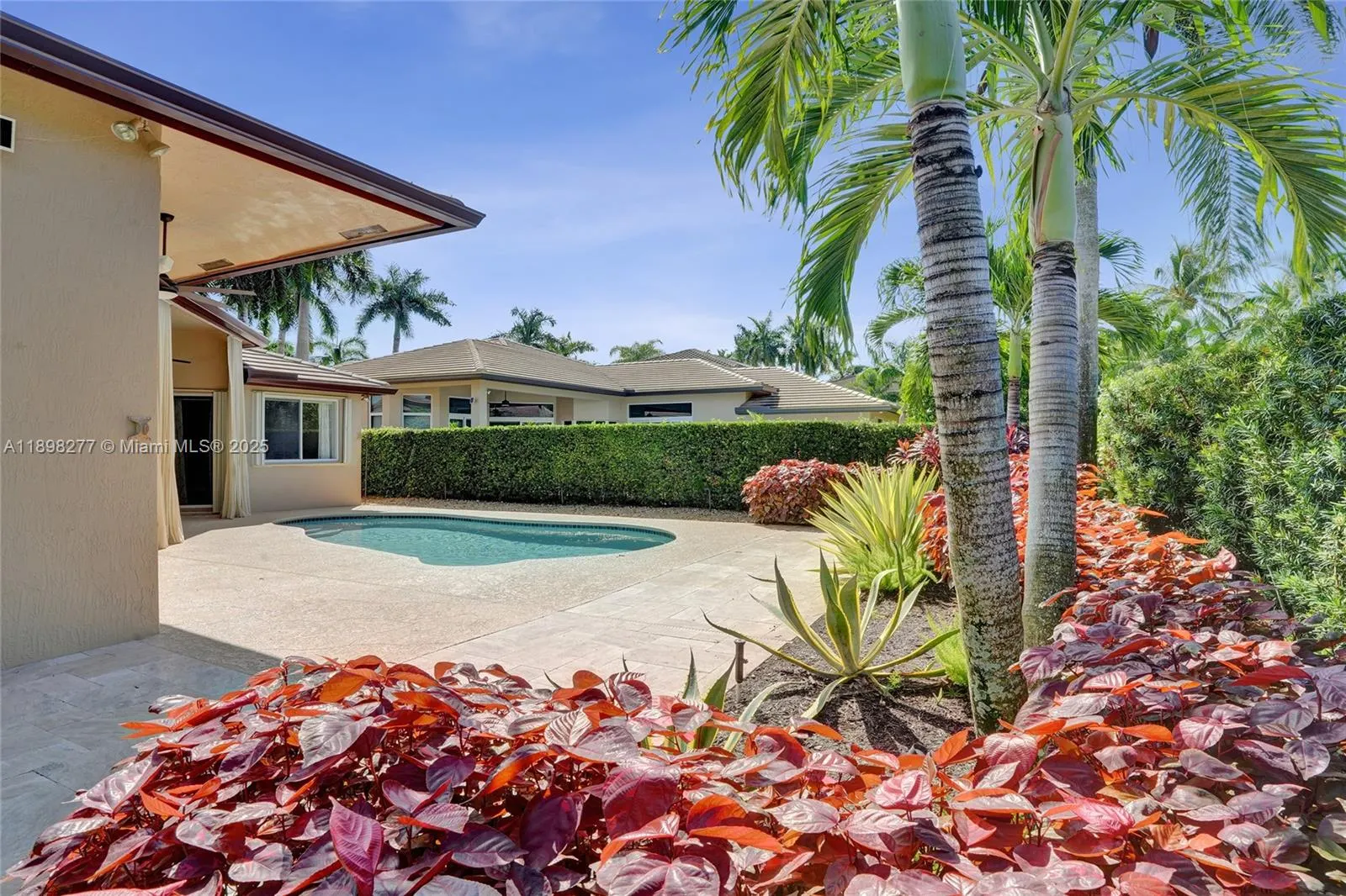 2553 Jardin Mnr