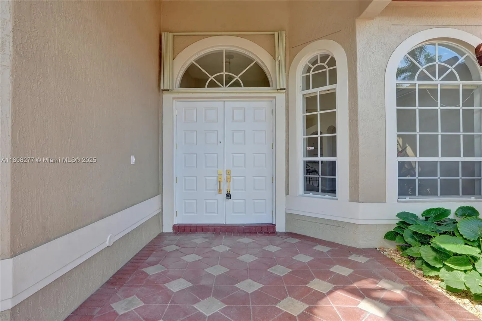 2553 Jardin Mnr