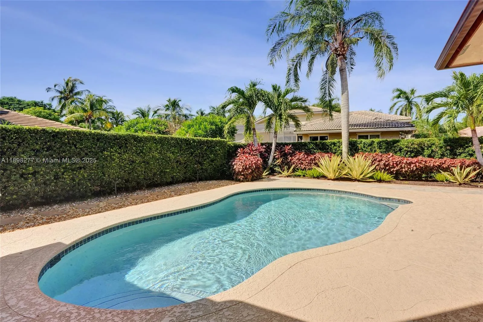 2553 Jardin Mnr
