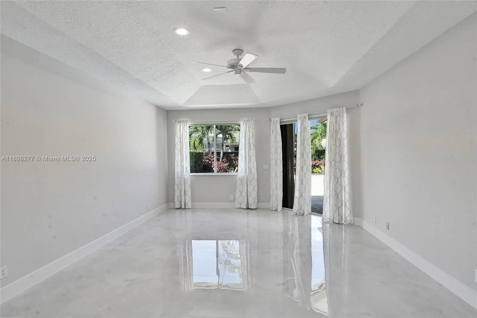 2553 Jardin Mnr