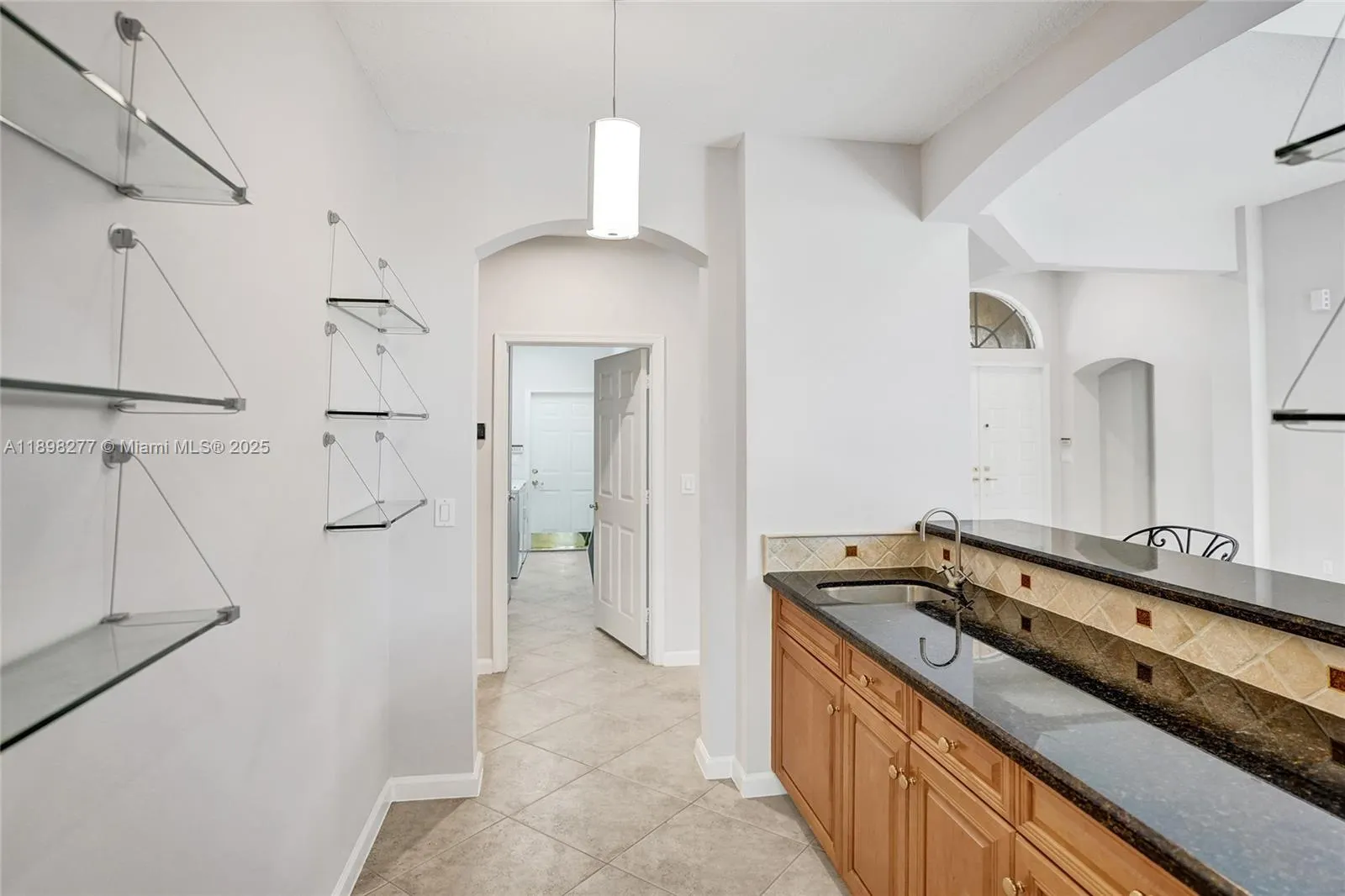 2553 Jardin Mnr