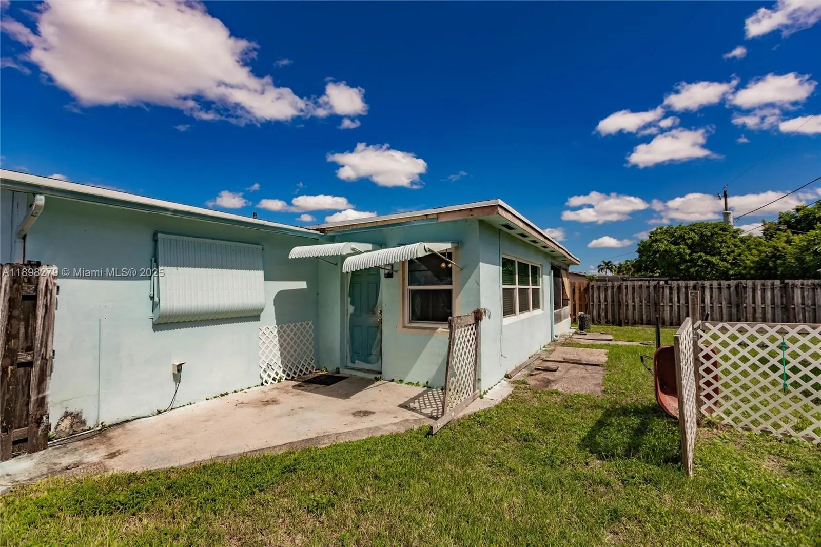 8480 NW 29th St