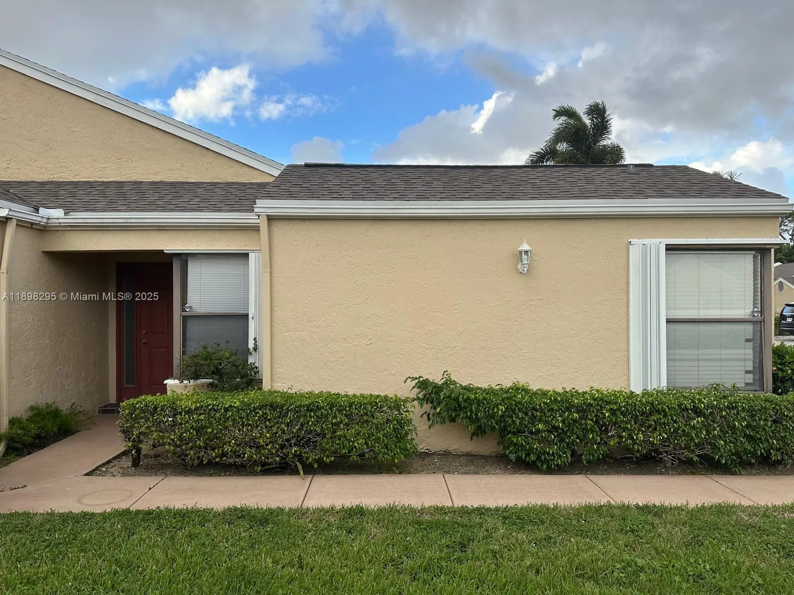 4561 Discovery Ln, #13